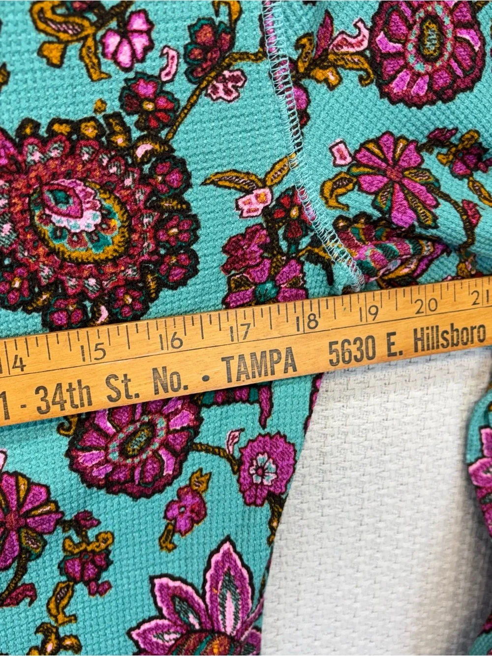 Sundance Thermal Top Womens Large Blue Floral Waffle Knit Button Cuff Sleeve - Picture 10 of 11